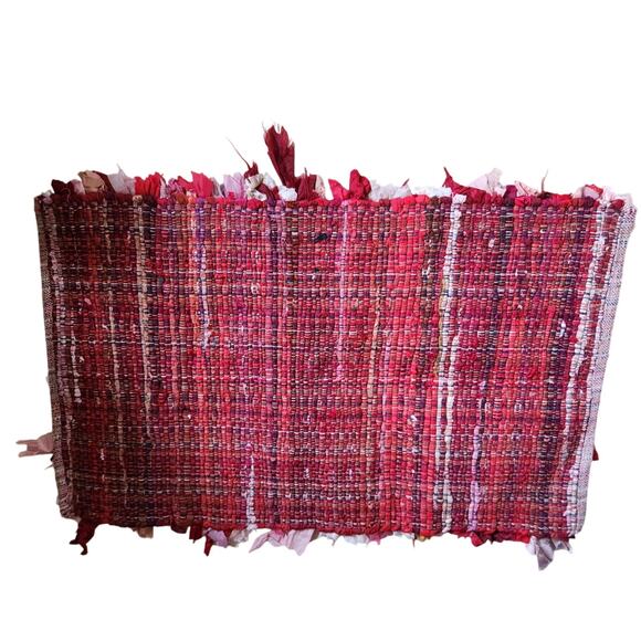 Rag Rug in shades of Red and Pink 40x25.5 - Picture 4 of 5